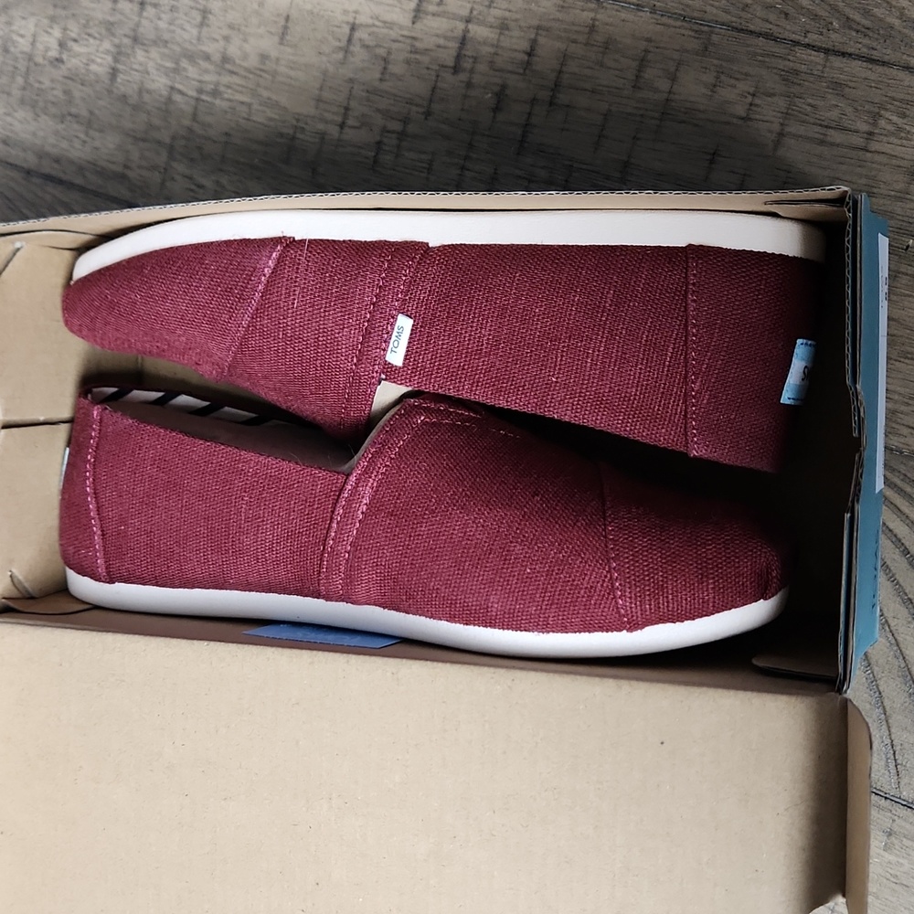 NWT Womens Toms Alpargata Black Cherry Heritage size 8.5
